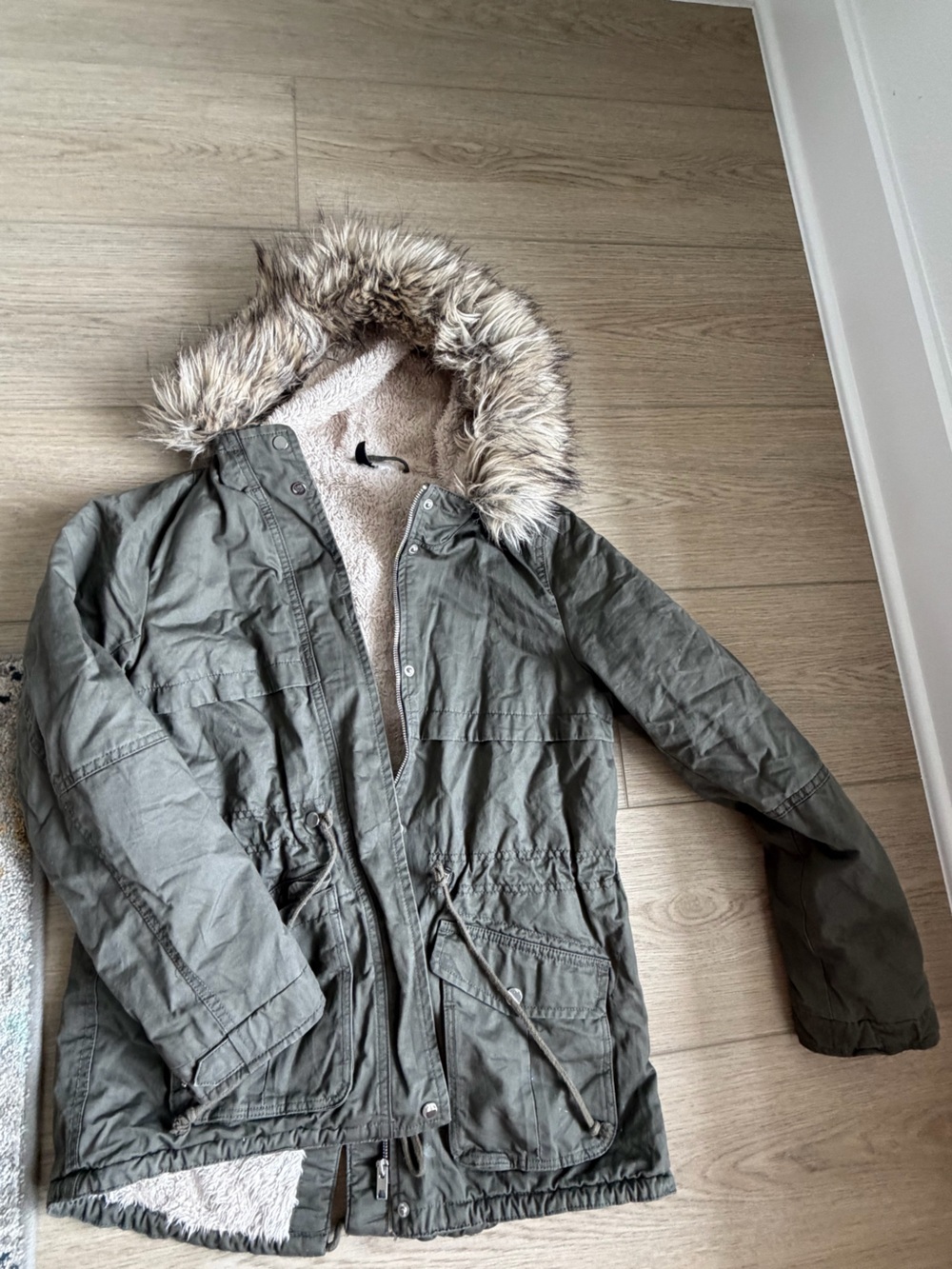 Divided Olive Green Military-Style Parka with Faux Fur Trim
